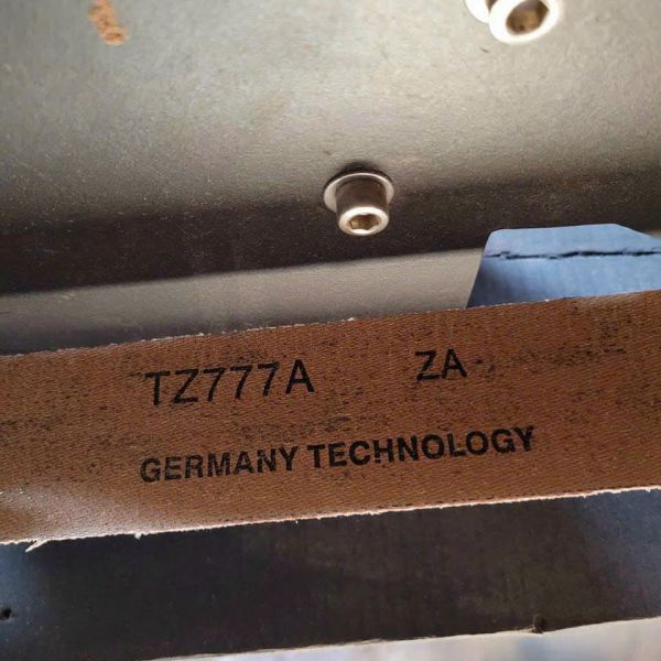 Nhám Vòng TZ-777A chuyên chà Titan, Inox, Thép và các Kim Loại siêu cứng ( sản xuất trên dây chuyền hiện đại của Đức )